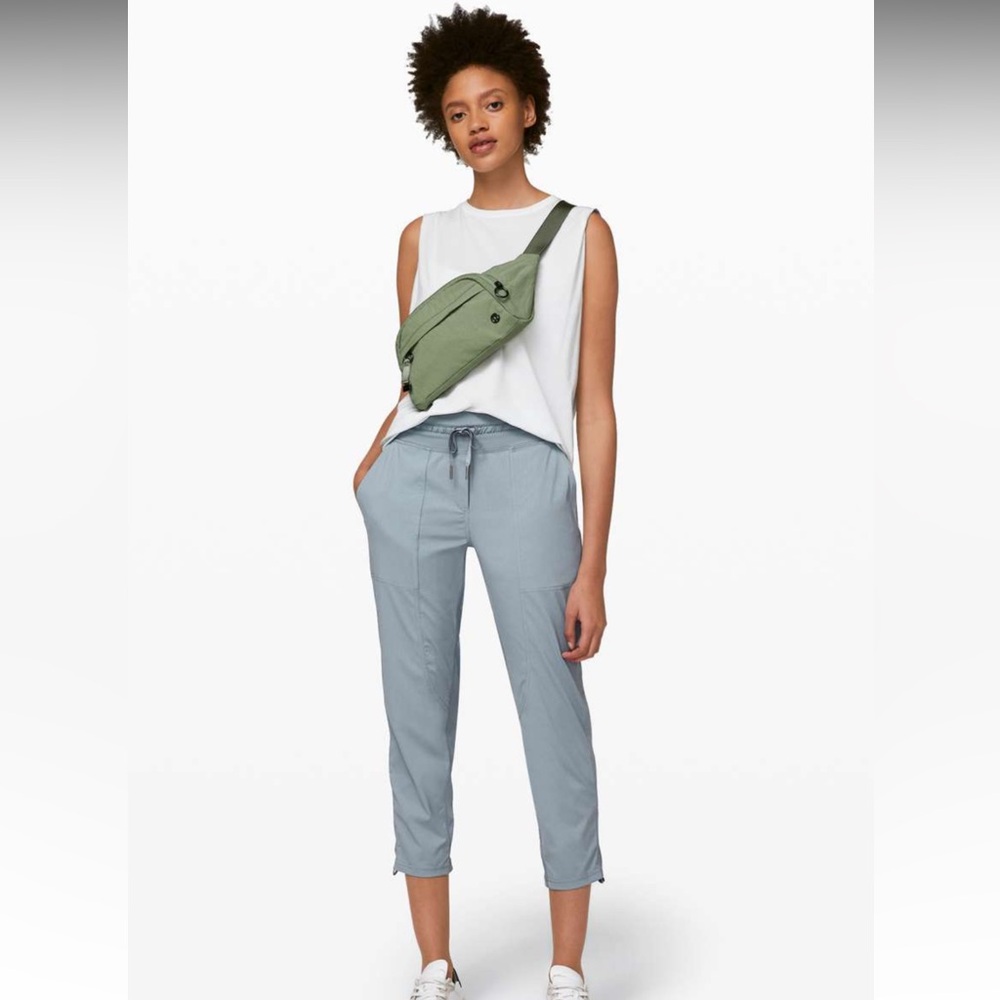Lululemon Dance Studio Crop *25" Chambray/ size 2